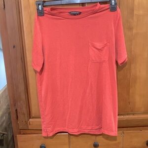 BANANA REPUBLIC • Size M• Dark Salmon Scoop Neck Knit T-Shirt w/ Pocket